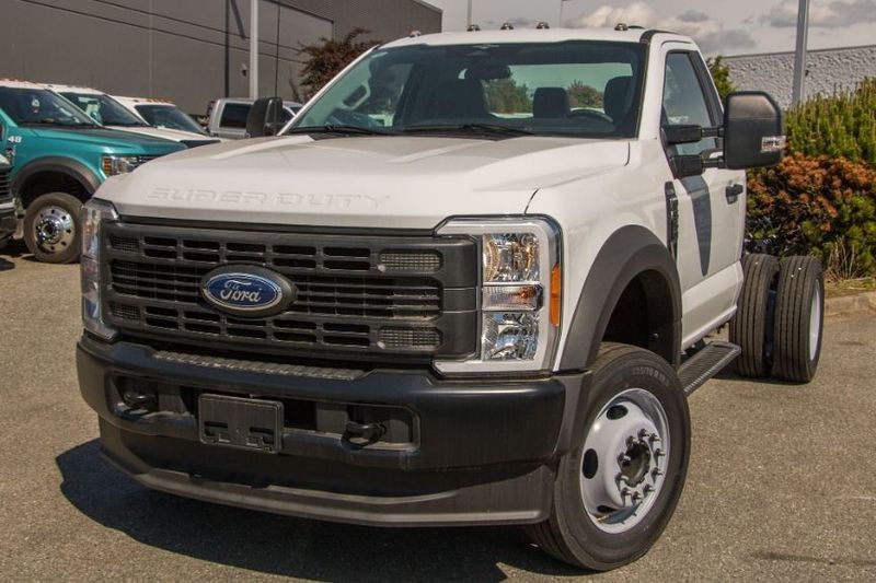 2023 Ford Chassis Cab