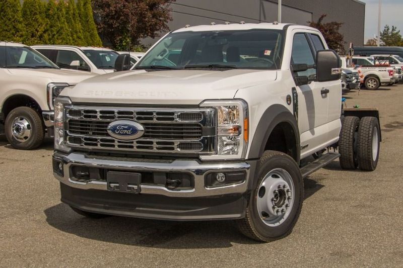 2023 Ford Chassis Cab