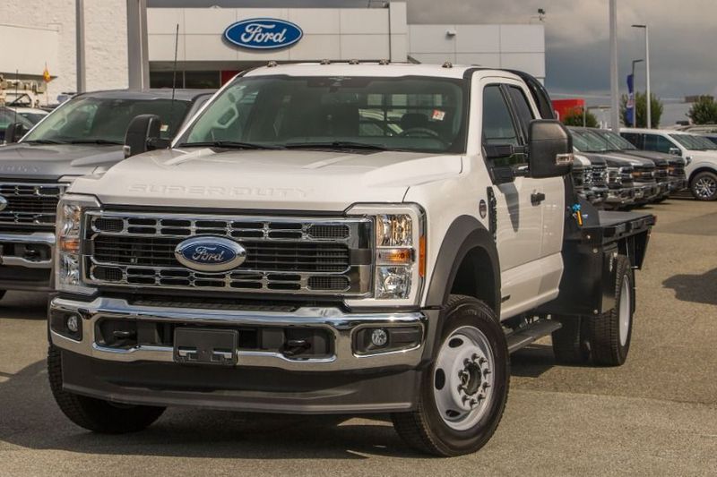 2023 Ford Chassis Cab