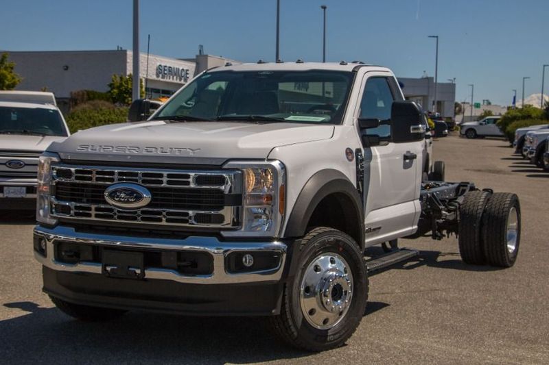 2024 Ford Chassis Cab