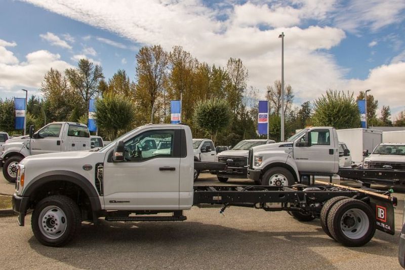 2023 Ford Chassis Cab