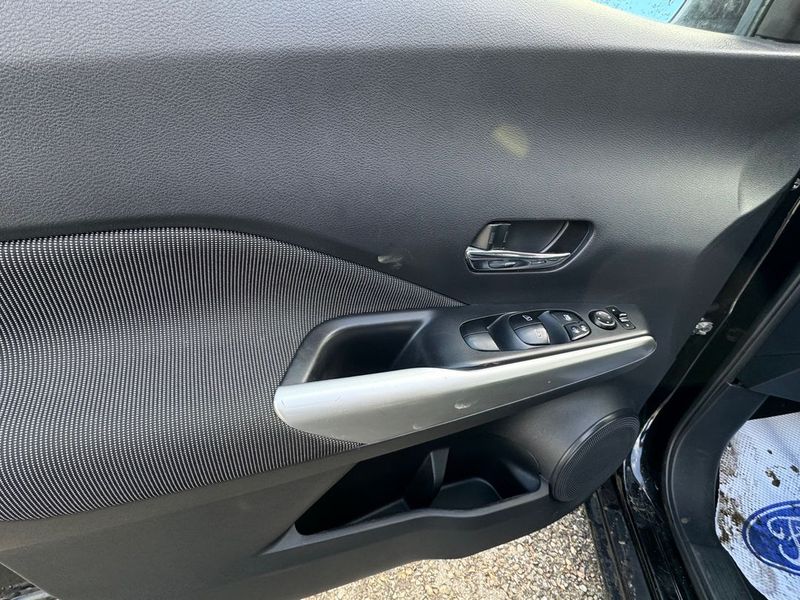 Used 2019 Nissan Kicks S PW0504