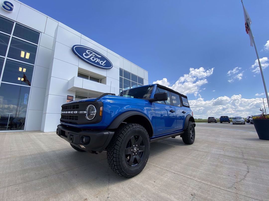New 2022 Ford Bronco Black Diamond 22BR008 Wainwright, AB Norris Ford
