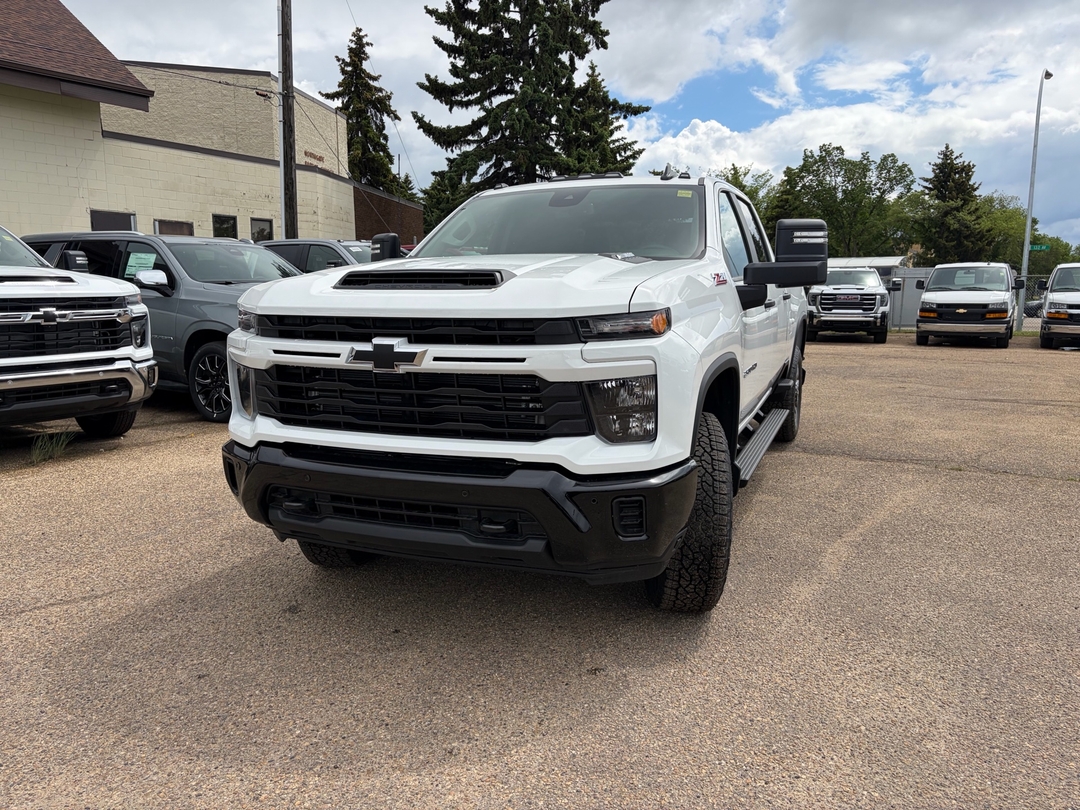 2026 Chevrolet Silverado 2500HD Custom Crew Cab 4WD