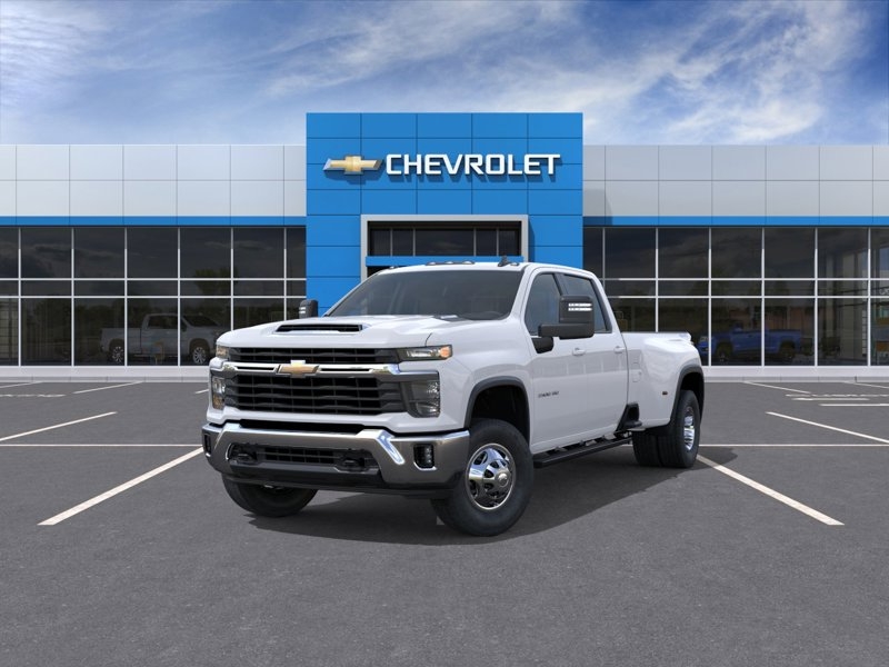 Summit White 2026 Chevrolet Silverado 3500HD Pickup Truck Four-Wheel Drive Automatic