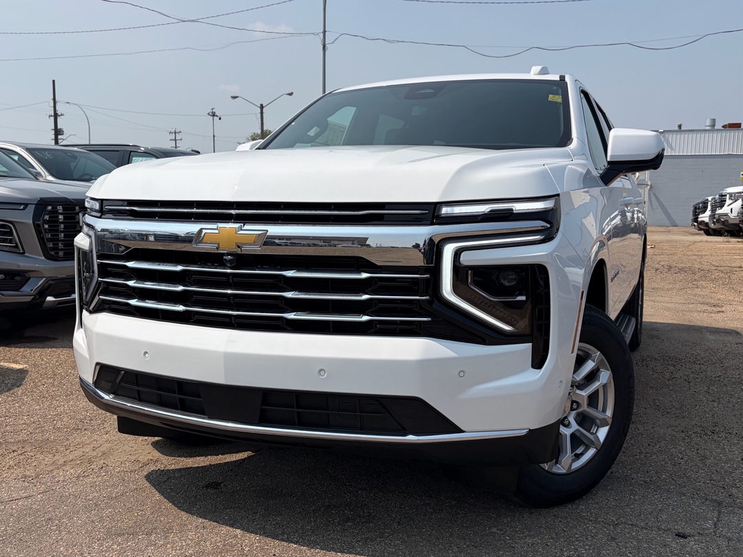 Summit White 2026 Chevrolet Suburban SUV / Crossover Four-Wheel Drive Automatic