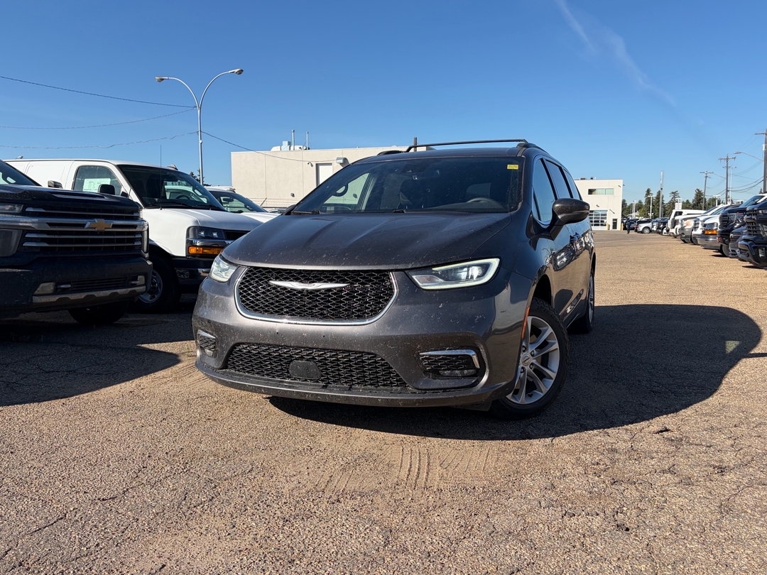 Silver 2022 Chrysler Pacifica Minivan All-Wheel Drive 9-Speed Automatic