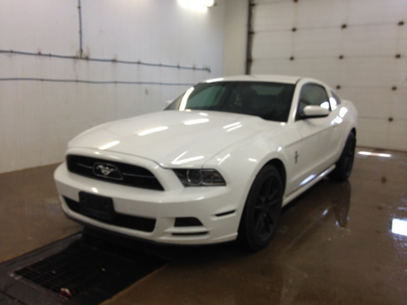 Used 2014 Ford Mustang V6 Premium CT013B Altona, MB Rhineland Car Co. Ltd.