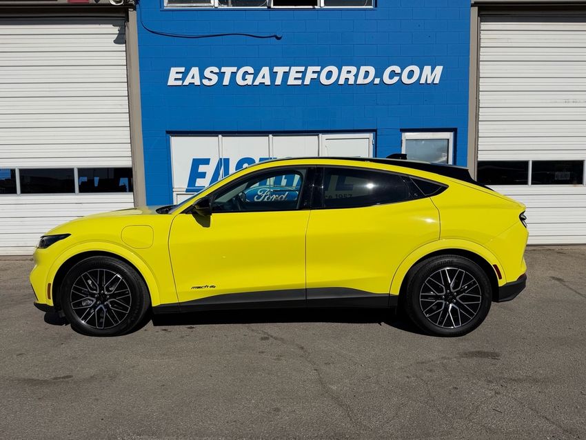 2025 Ford Mustang Mach-E