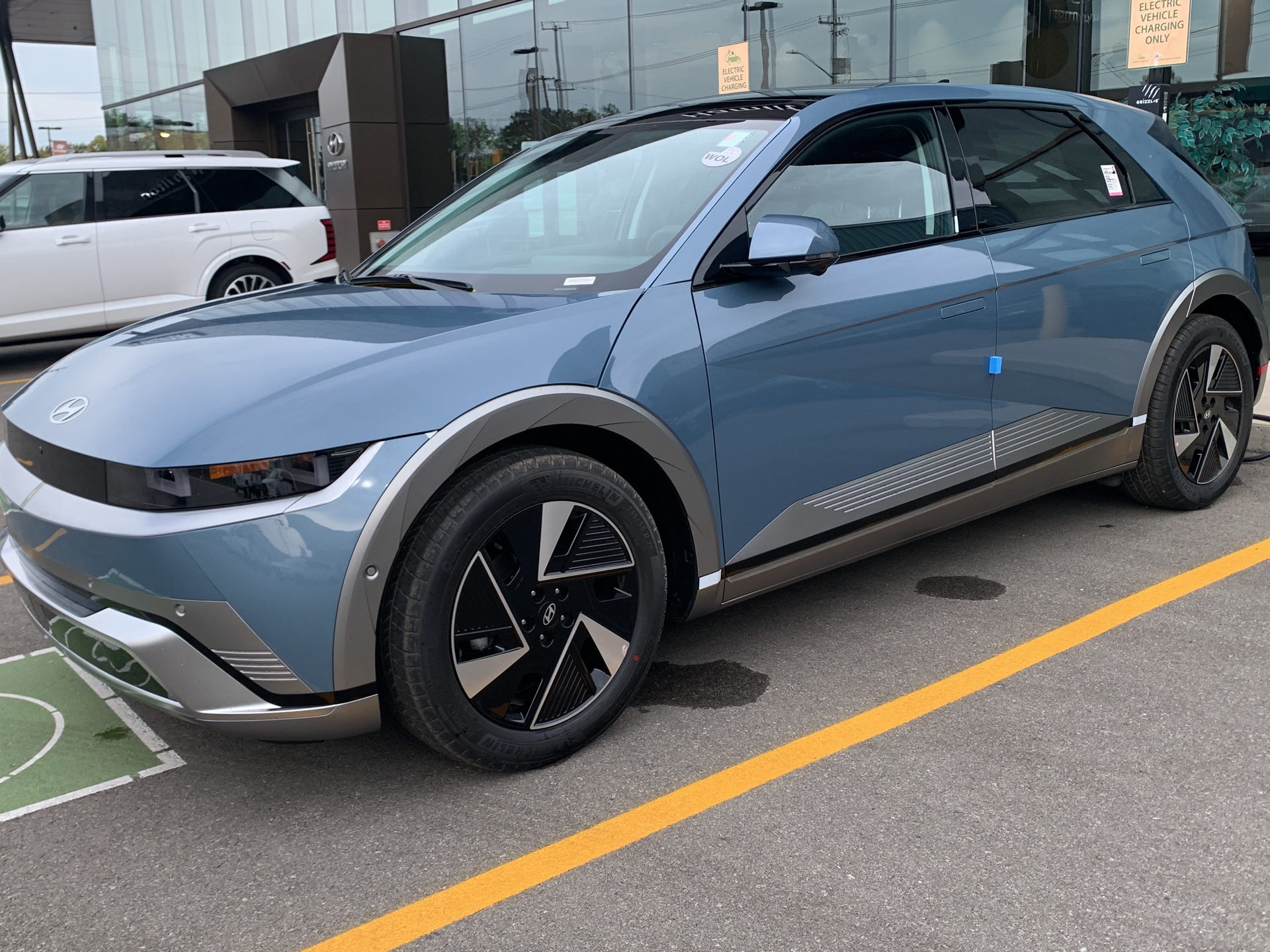 Lucid Blue 2027 Hyundai Ioniq 5 SUV / Crossover  Automatic