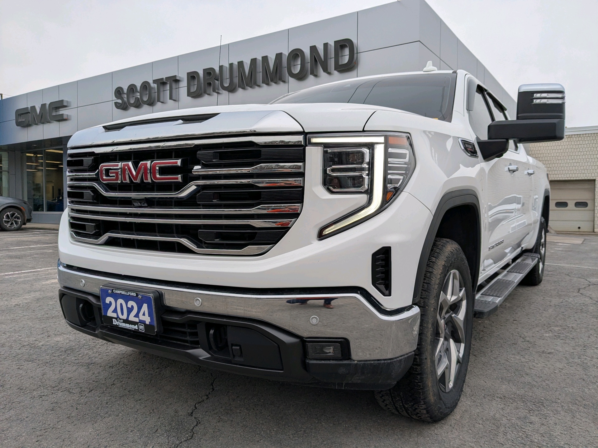 2024 GMC Sierra 1500 SLT Crew Cab 4WD