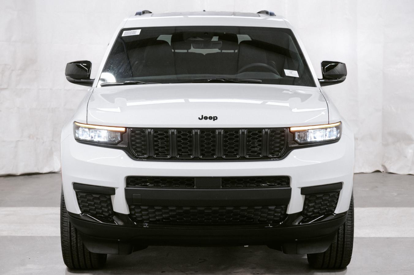 Bright White Clear Coat 2025 Jeep Grand Cherokee L SUV / Crossover Four-Wheel Drive 8-Speed Automatic