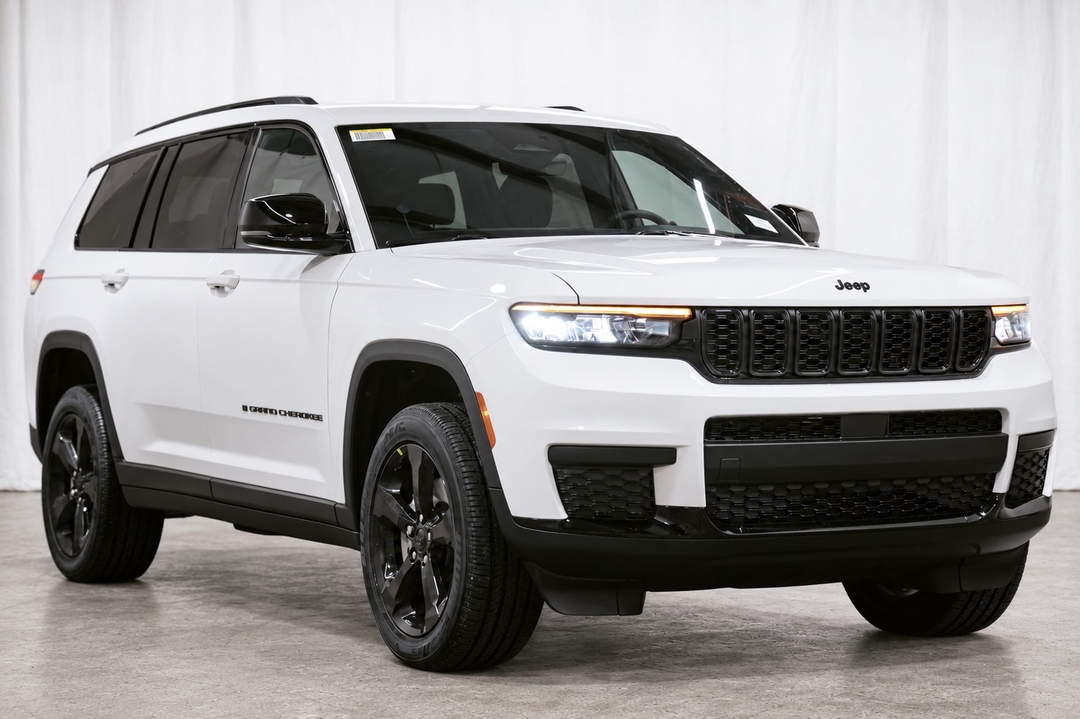 Bright White Clear Coat 2025 Jeep Grand Cherokee L SUV / Crossover Four-Wheel Drive 8-Speed Automatic