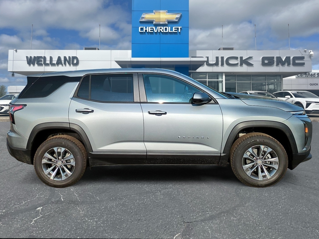 2027 Chevrolet Equinox AWD LT photo 4