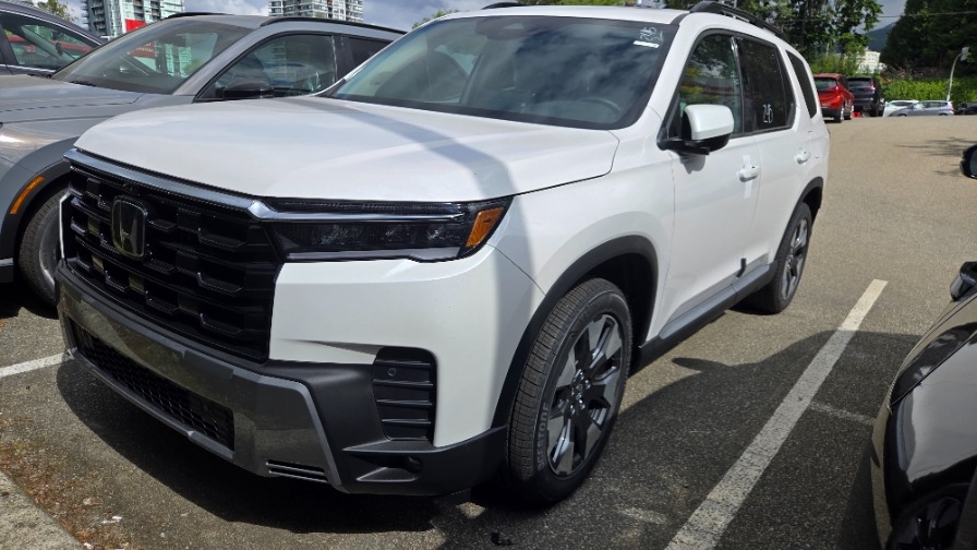 Platinum White Pearl 2026 Honda Pilot SUV / Crossover All-Wheel Drive 