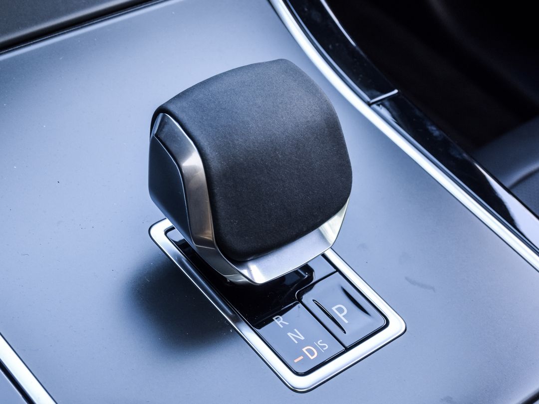 2025 Land Rover Range Rover Velar P250 Dynamic SE, Toronto, Cash