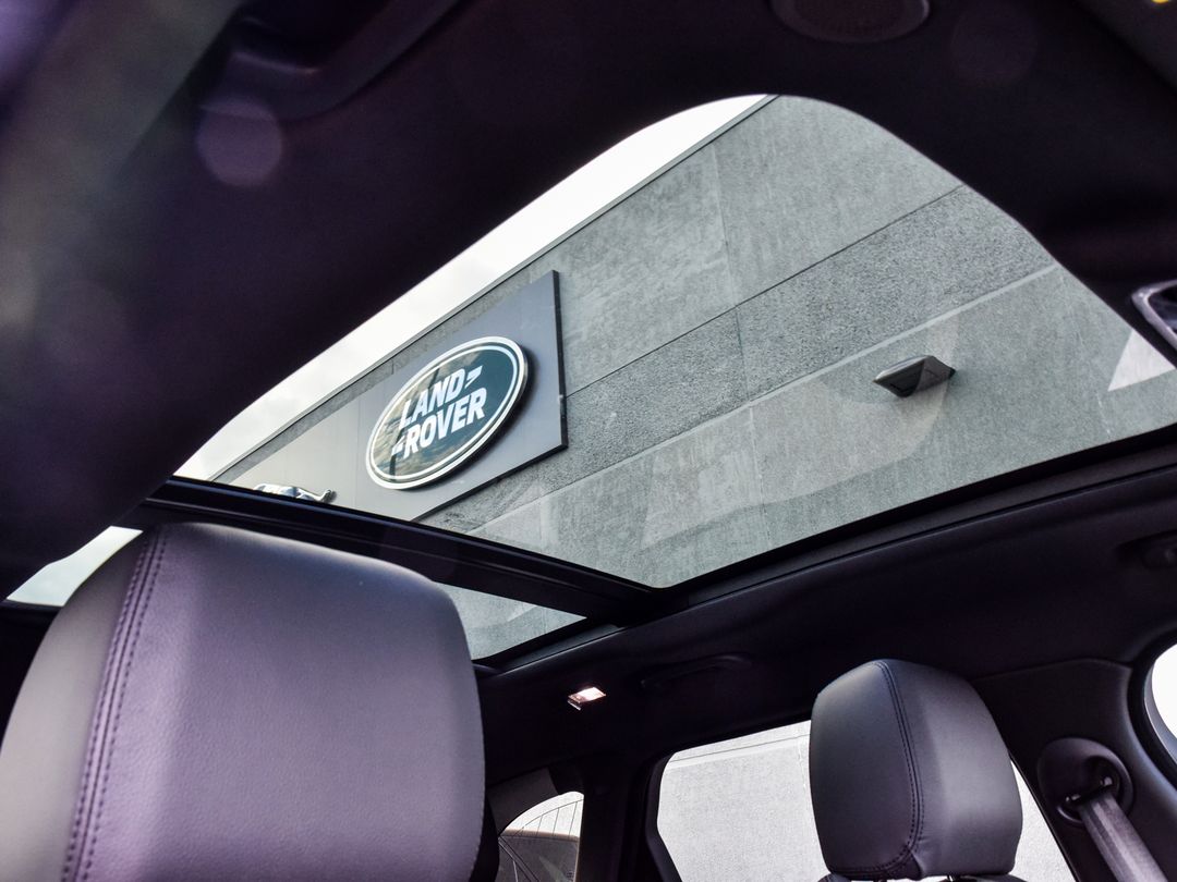 2025 Land Rover Range Rover Velar P250 Dynamic SE, Toronto, Cash