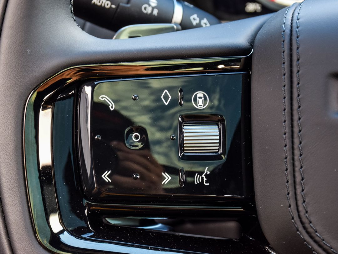 2025 Land Rover Range Rover Velar P250 Dynamic SE, Toronto, Cash