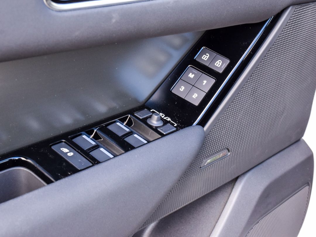 2025 Land Rover Range Rover Velar P340 Dynamic SE, Toronto, Cash