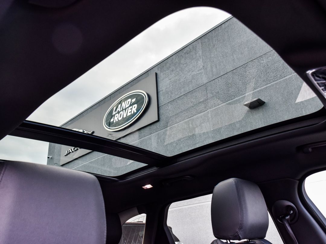2025 Land Rover Range Rover Velar P340 Dynamic SE, Toronto, Cash