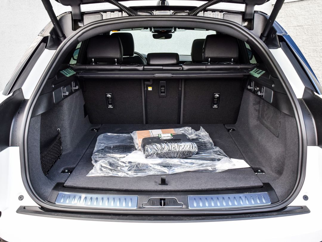 2025 Land Rover Range Rover Velar P340 Dynamic SE, Toronto, Cash