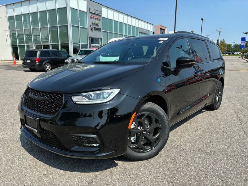 2024 Chrysler Pacifica Hybrid