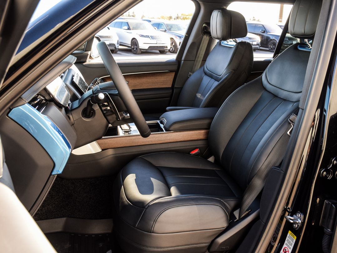 2025 Land Rover Range Rover P530 SE SWB, Toronto, Cash