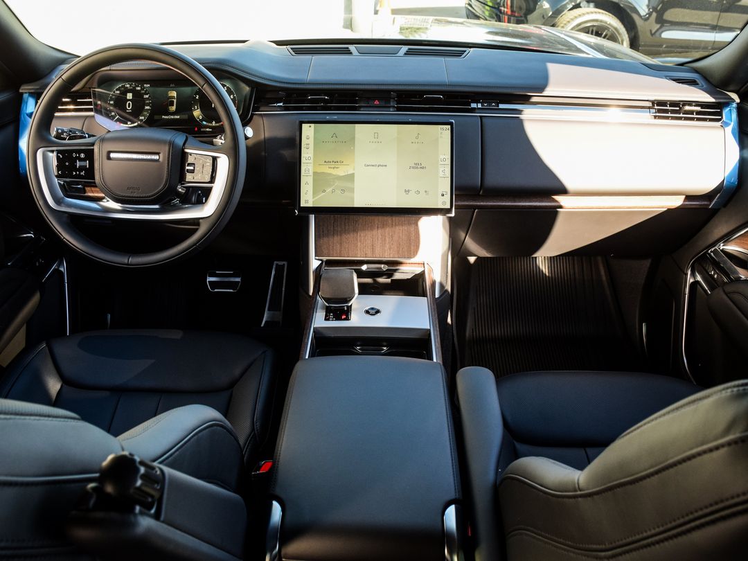 2025 Land Rover Range Rover P530 SE SWB, Toronto, Cash
