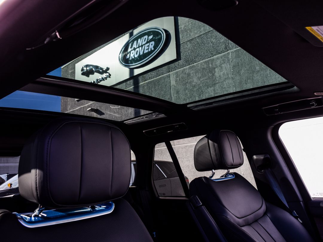 2025 Land Rover Range Rover P530 SE SWB, Toronto, Cash