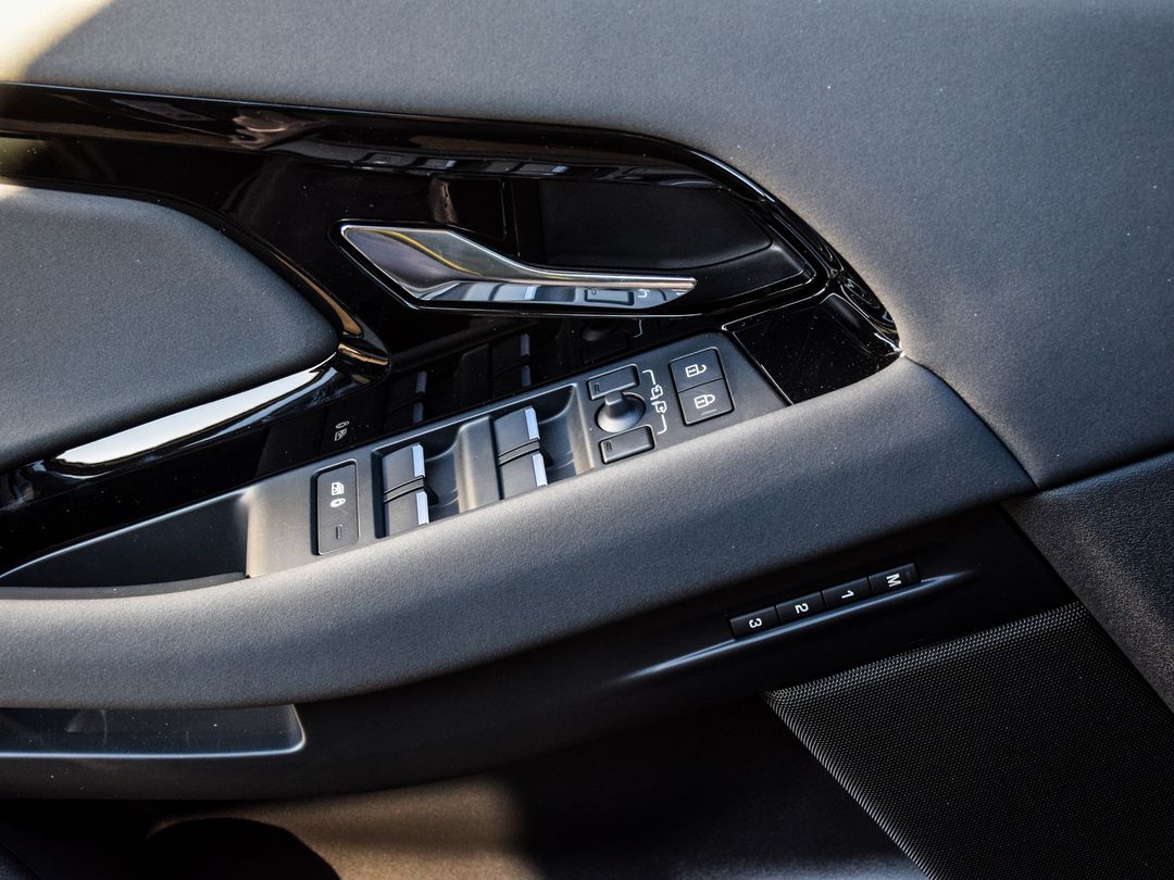 2025 Land Rover Range Rover Evoque P250 S, Toronto, Cash