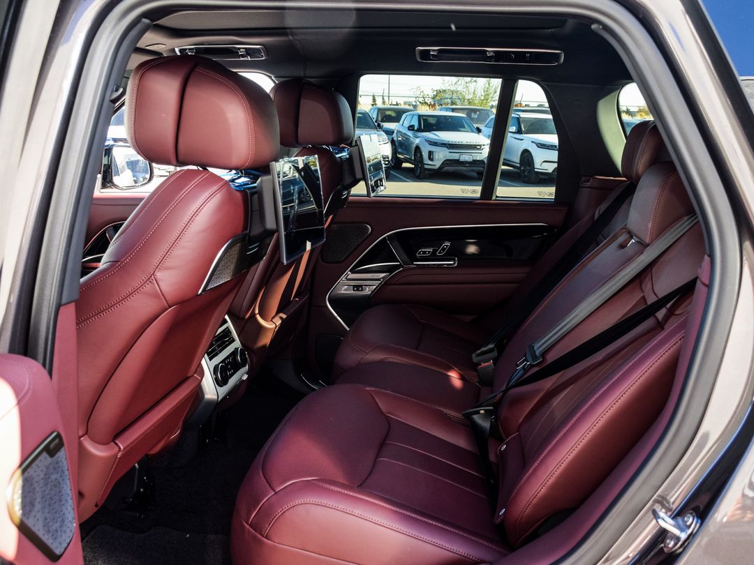 2025 Land Rover Range Rover P530 Autobiography SWB, Toronto, Cash