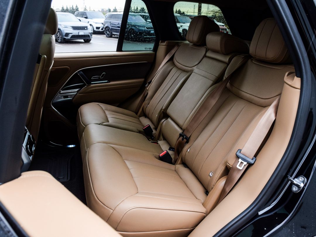 2025 Land Rover Range Rover P530 SE SWB, Toronto, Cash