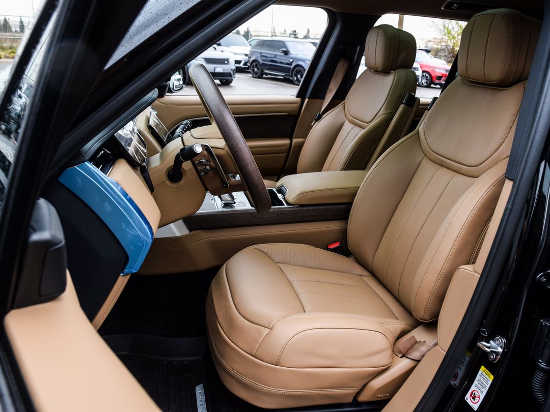 2025 Land Rover Range Rover P530 SE SWB, Toronto, Cash