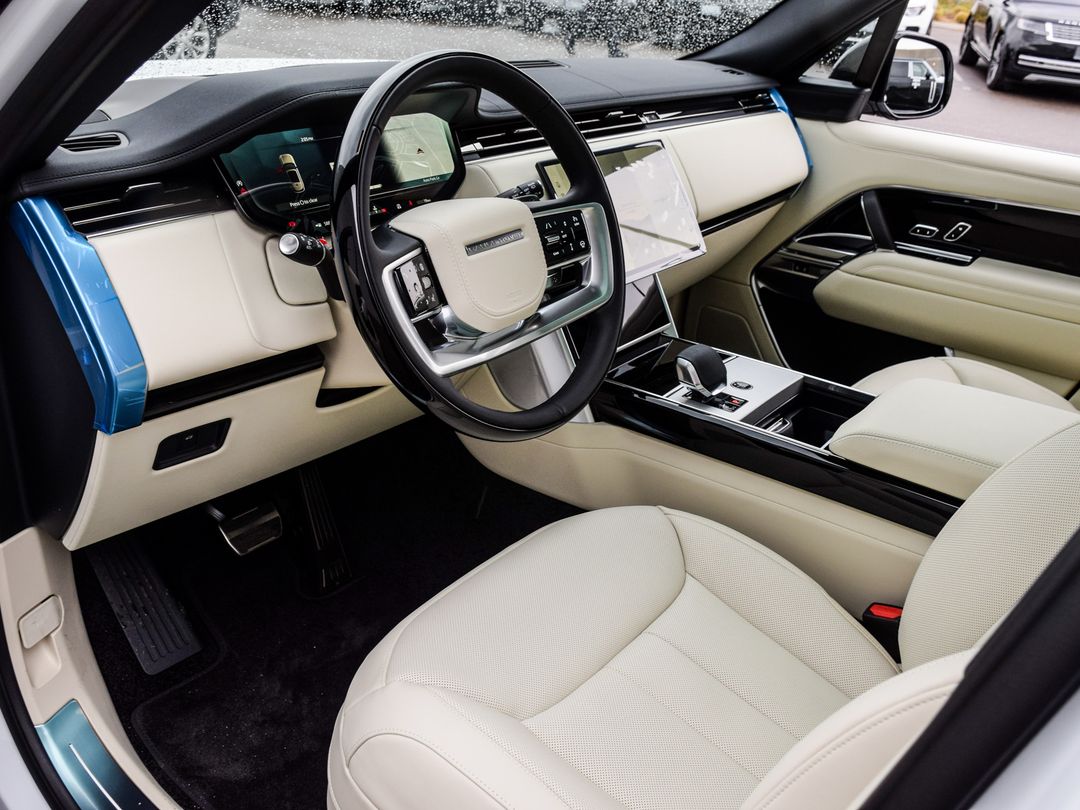 2025 Land Rover Range Rover P530 SE SWB, Toronto, Cash