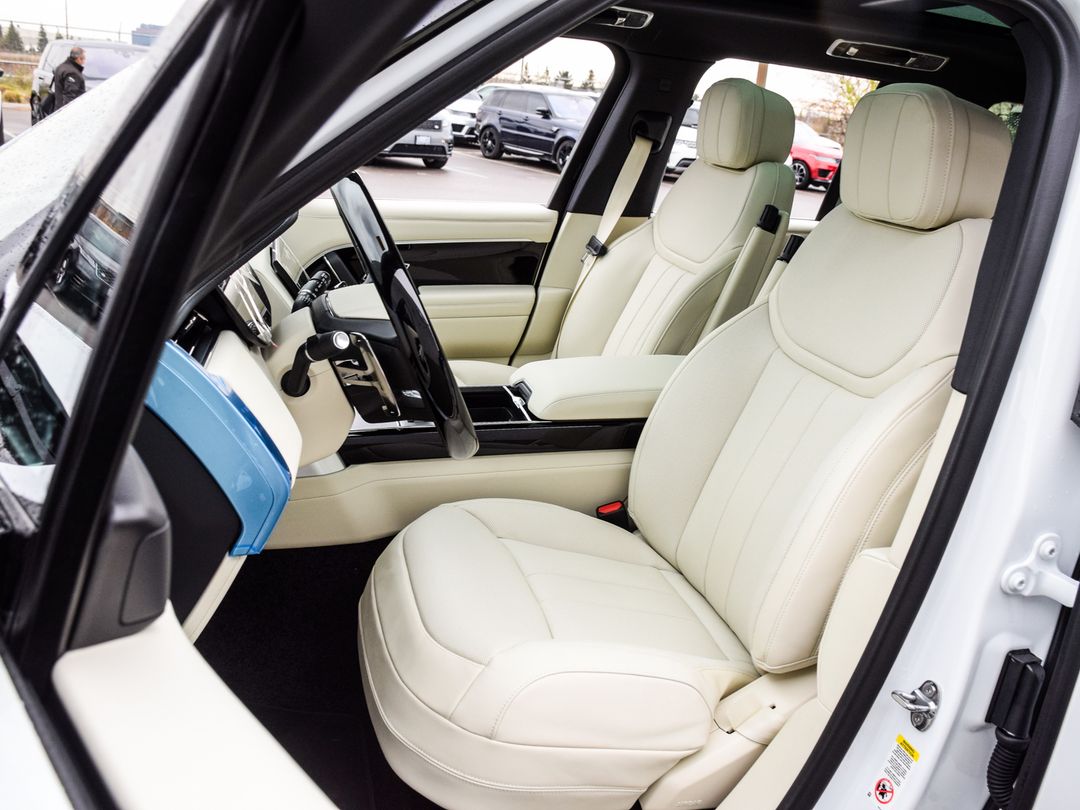 2025 Land Rover Range Rover P530 SE SWB, Toronto, Cash