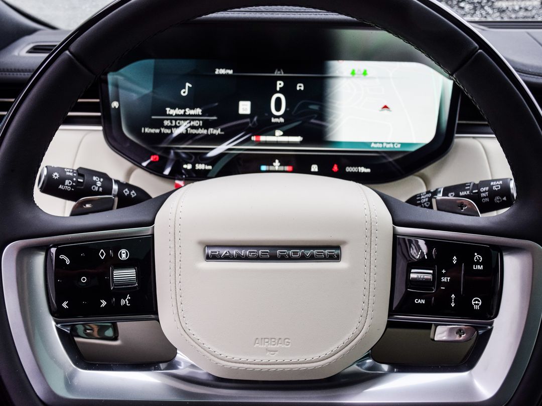 2025 Land Rover Range Rover P530 SE SWB, Toronto, Cash