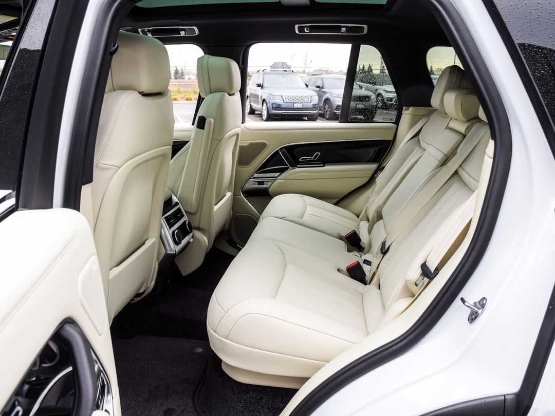 2025 Land Rover Range Rover P530 SE SWB, Toronto, Cash