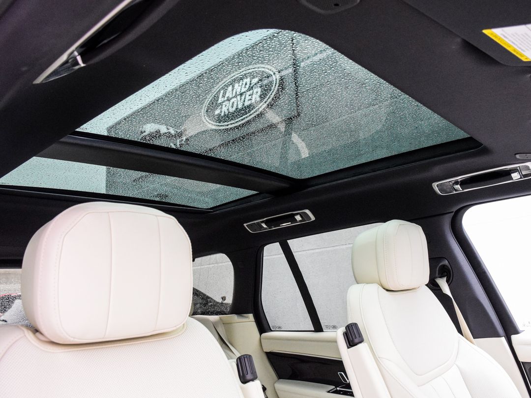 2025 Land Rover Range Rover P530 SE SWB, Toronto, Cash