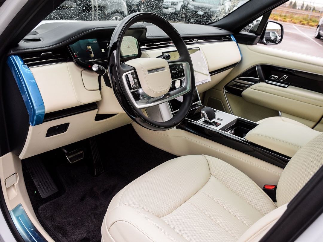 2025 Land Rover Range Rover P530 SE SWB, Toronto, Cash