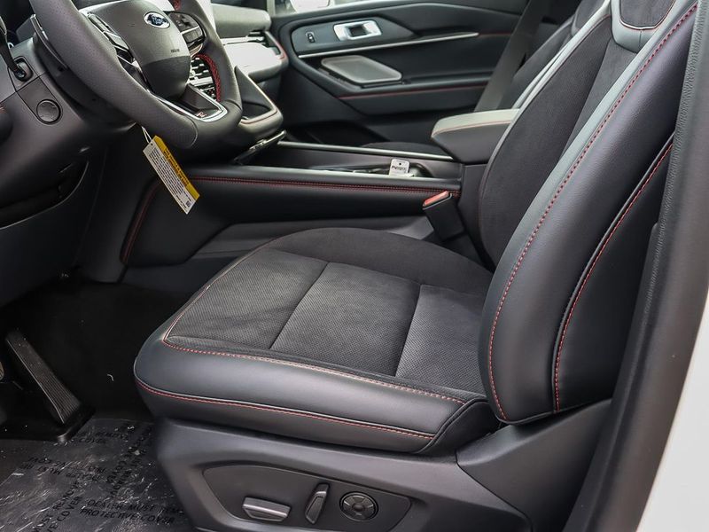 New 2025 Ford Explorer ST FN5470