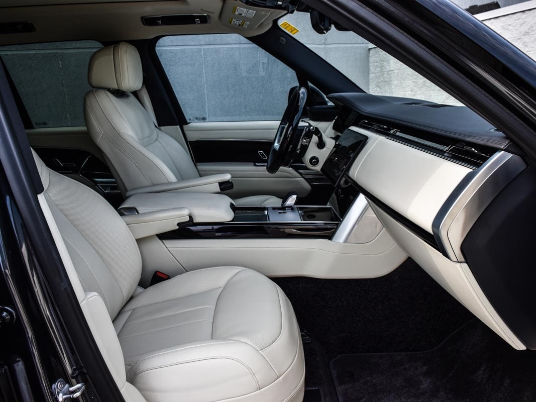 2025 Land Rover Range Rover P400 SE SWB, Toronto, Cash
