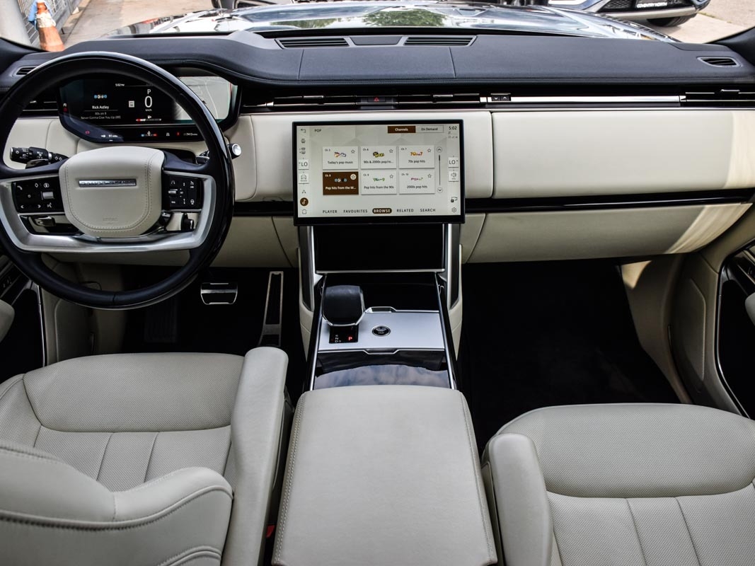 2025 Land Rover Range Rover P400 SE SWB, Toronto, Cash