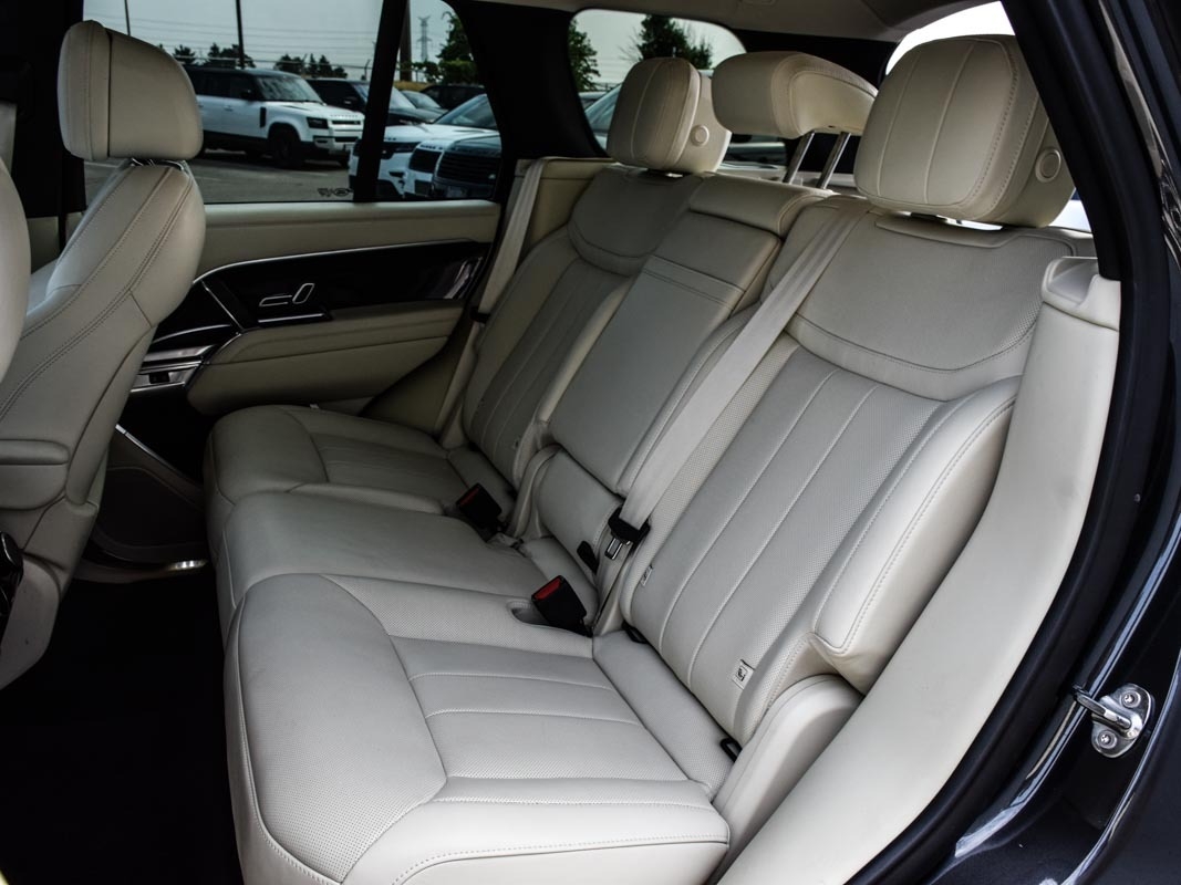 2025 Land Rover Range Rover P400 SE SWB, Toronto, Cash
