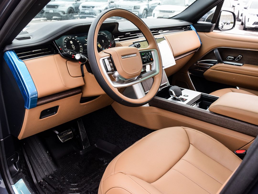 2025 Land Rover Range Rover P400 SE SWB, Toronto, Cash