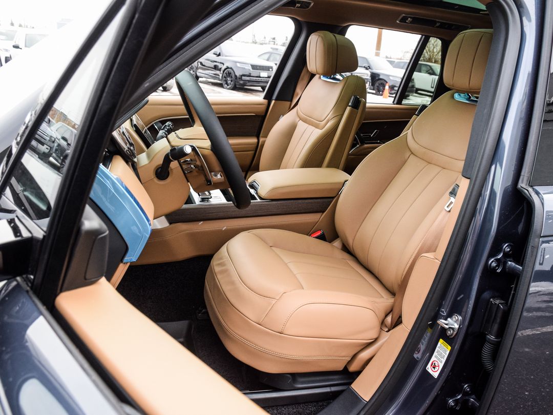 2025 Land Rover Range Rover P400 SE SWB, Toronto, Cash