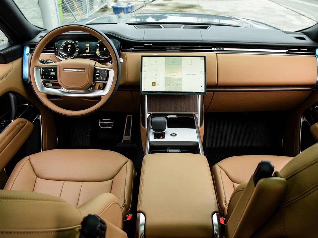 2025 Land Rover Range Rover P400 SE SWB, Toronto, Cash