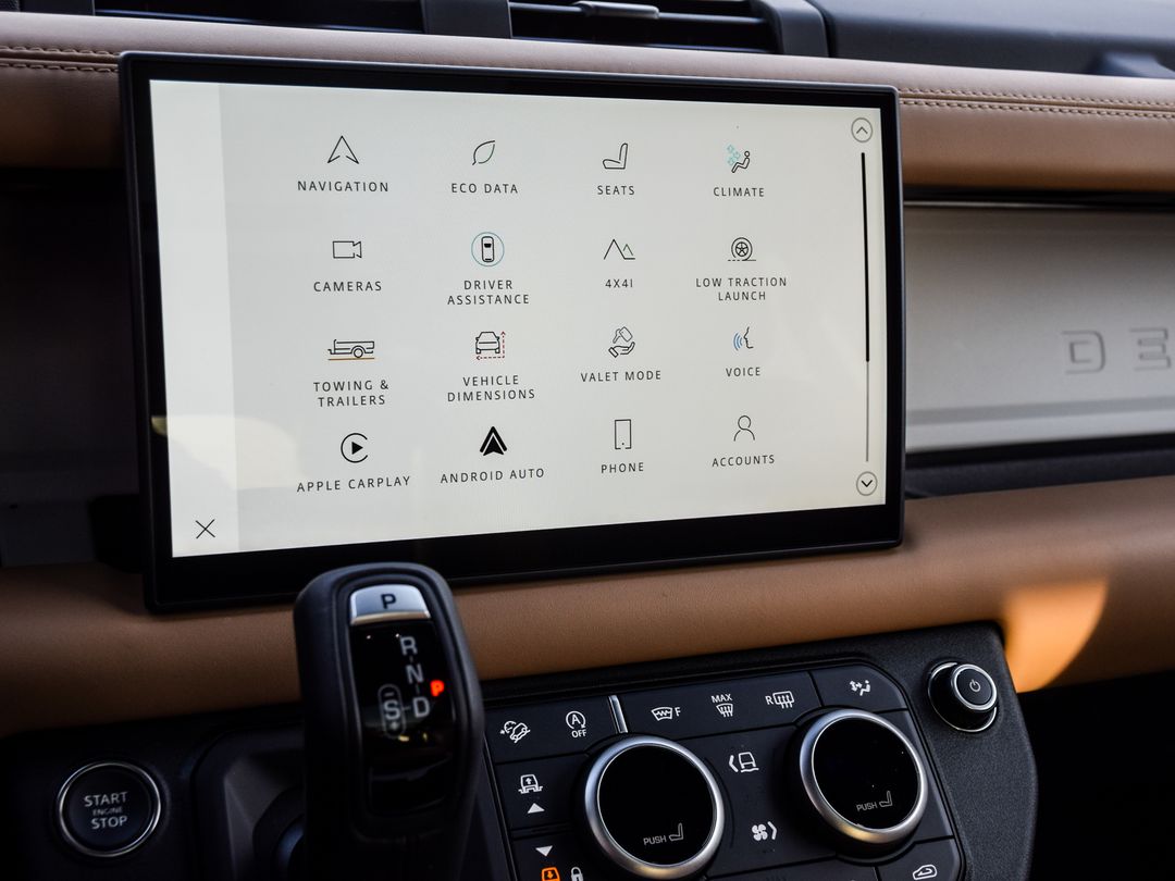 2025 Land Rover Defender 110 P400 X-Dynamic SE, Toronto, Cash