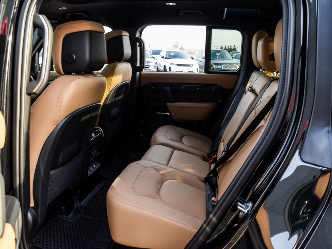 2025 Land Rover Defender 110 P400 X-Dynamic SE, Toronto, Cash
