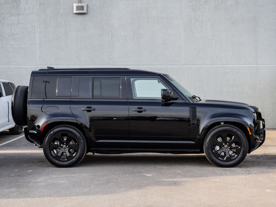 2025 Land Rover Defender 110 P400 X-Dynamic SE, Toronto, Cash