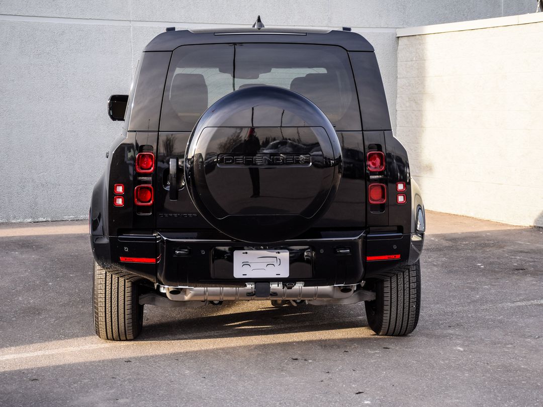 2025 Land Rover Defender 110 P400 X-Dynamic SE, Toronto, Cash
